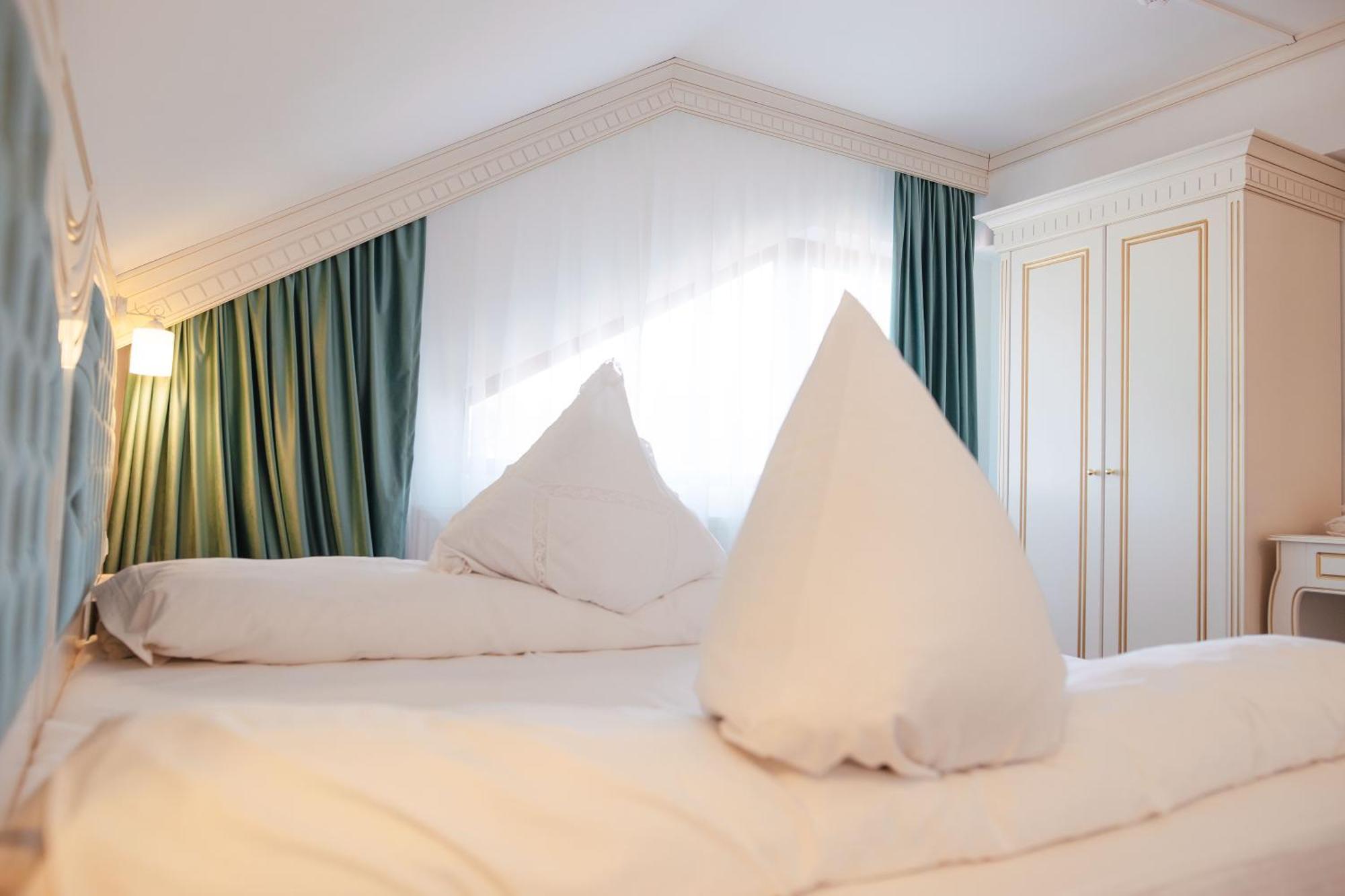 Hotel Miruna ซิมบาตา เด ซุส ภายนอก รูปภาพ